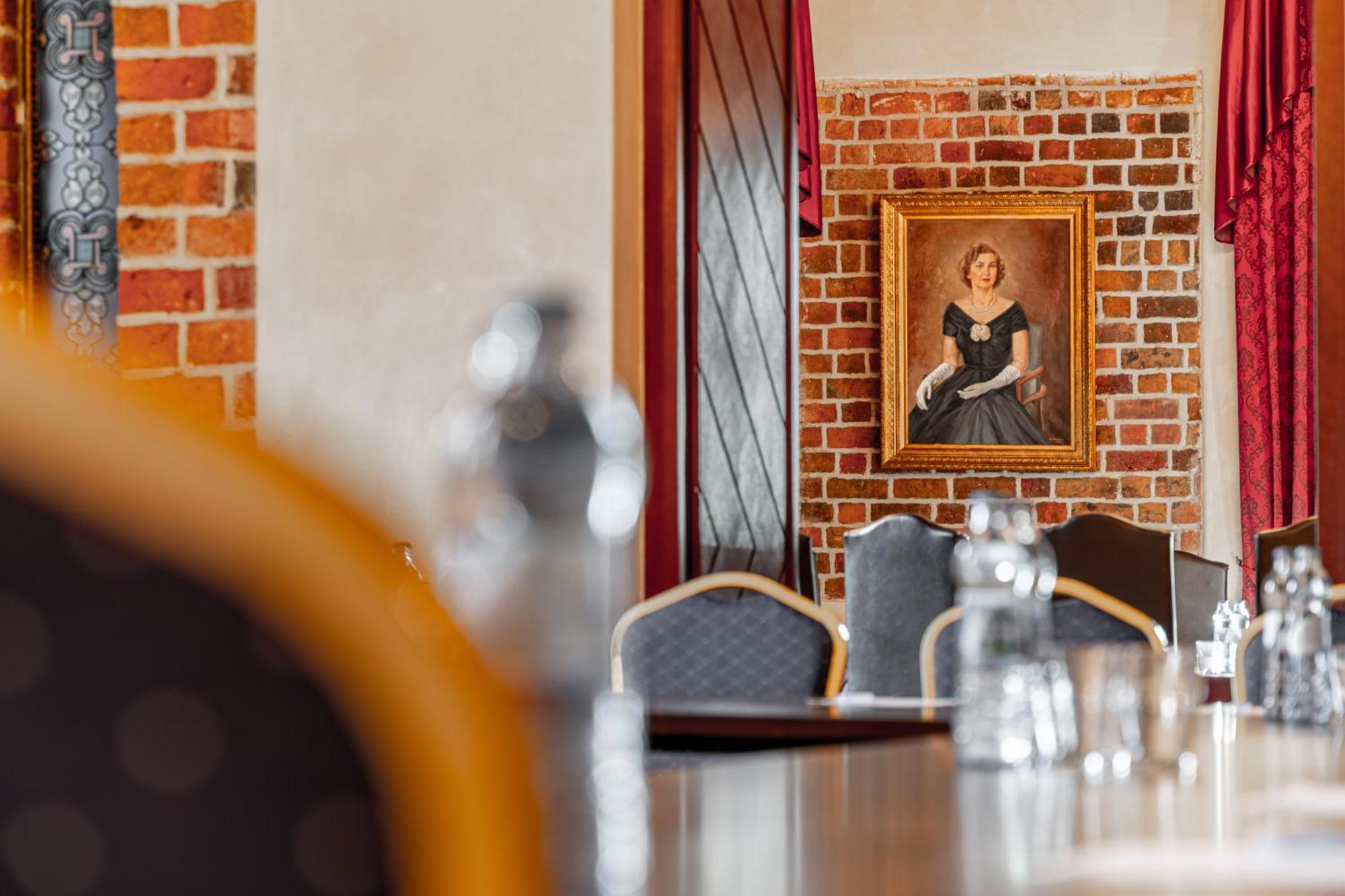 Zamek Uniejów Aparthotel Exterior foto