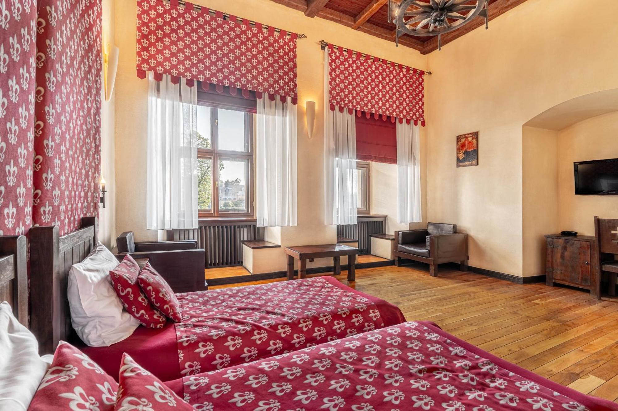 Zamek Uniejów Aparthotel Exterior foto
